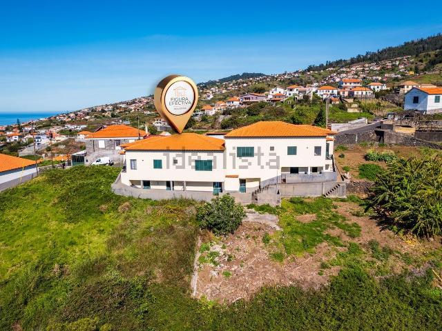 Moradia, Calheta
