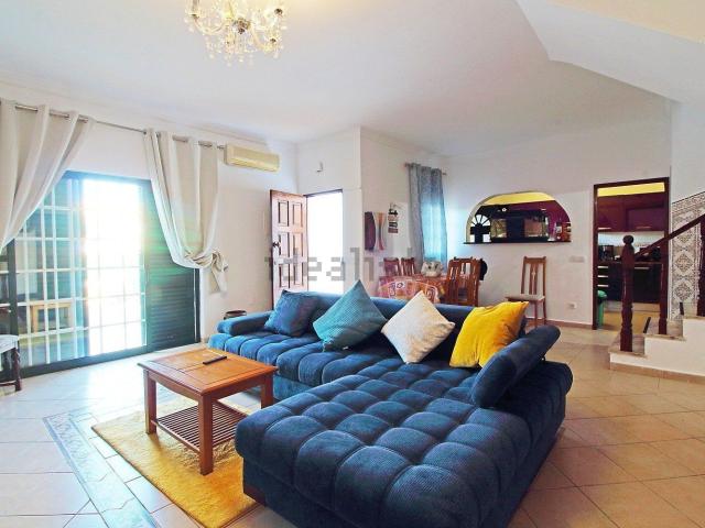 Moradia, Caliços, Albufeira e Olhos de Água