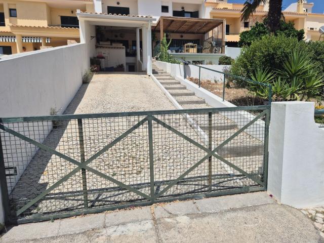 Moradia, Caliços, Albufeira e Olhos de Água