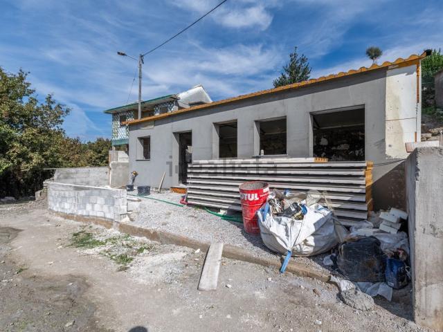 Moradia, Calvos e Frades