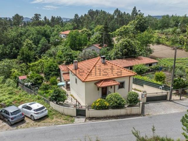 Moradia, Calvos e Frades