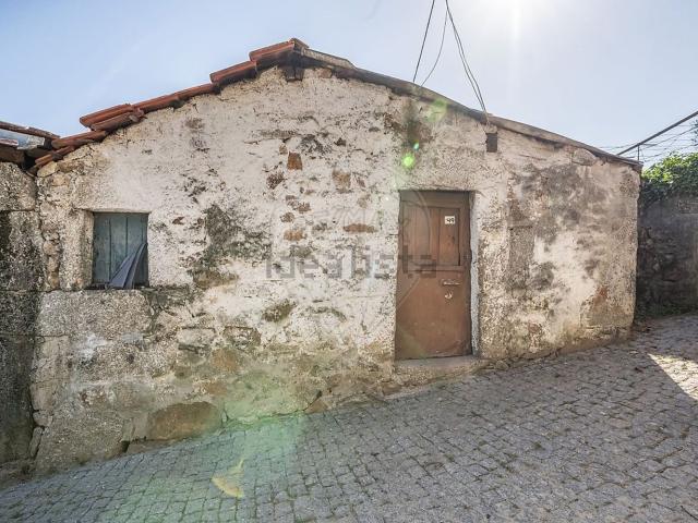 Moradia, Calvos e Frades