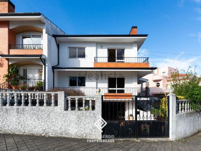 Moradia, Pedroso e Seixezelo