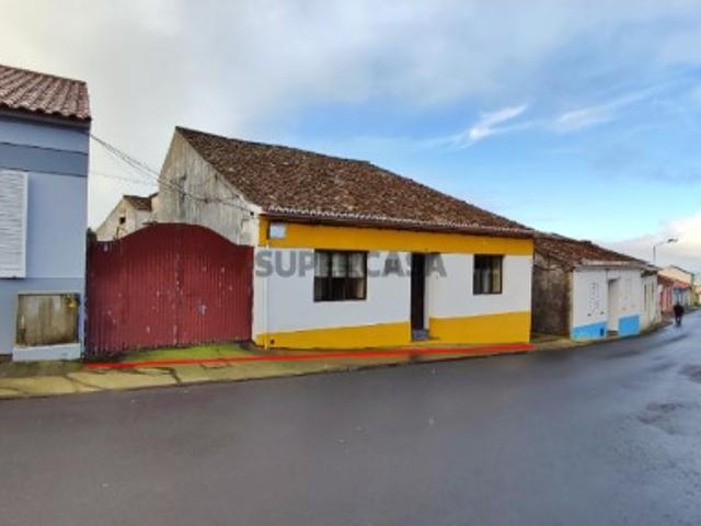 MORADIA CASA ISOLADA T4 para VENDA com amplo terreno Salga, Nordeste, Ilha de São Miguel, Açores