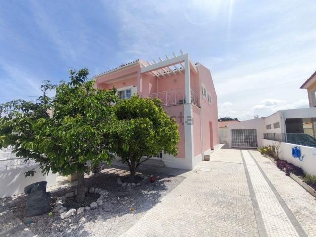 Moradia, Castelo Sesimbra