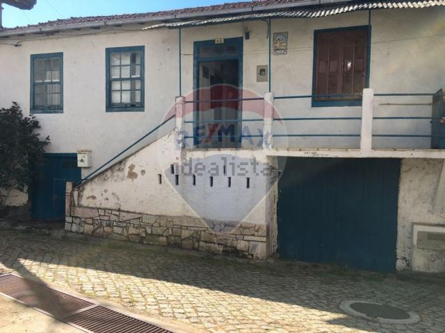 Moradia, Castrelos e Carrazedo