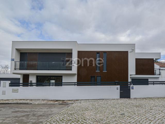 Moradia, Caparica e Trafaria