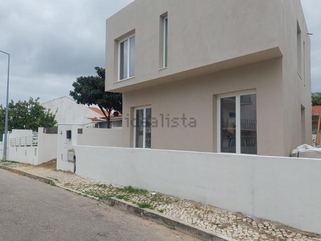 Moradia, Caparica e Trafaria
