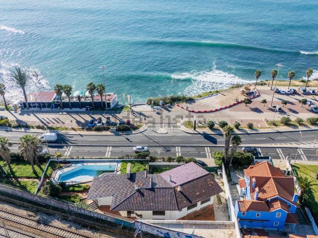 Moradia, Carcavelos e Parede