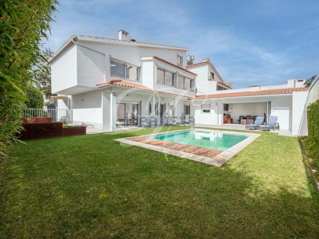 Moradia, Carcavelos e Parede