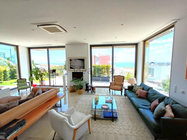 Moradia, Carcavelos e Parede