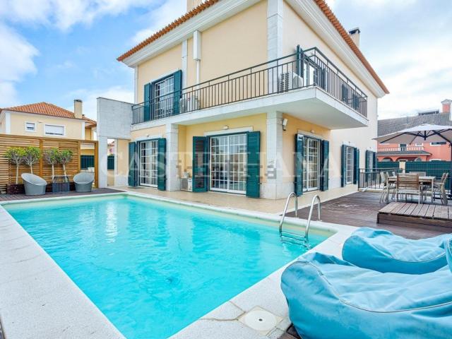 Moradia, Carcavelos e Parede