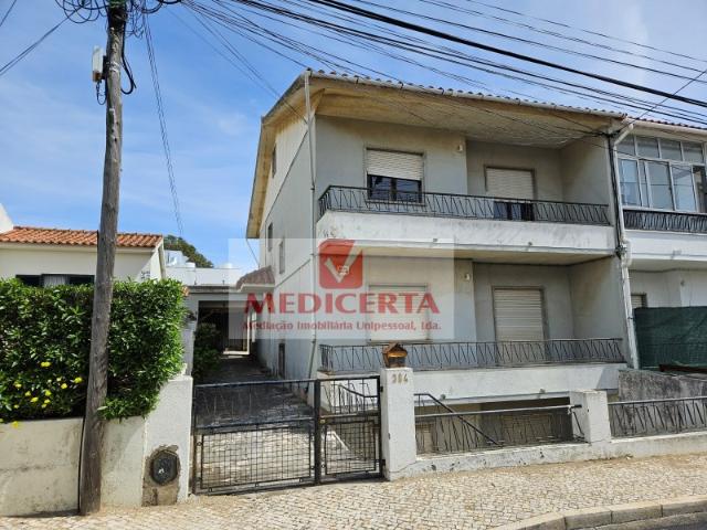 Moradia Carcavelos Sassoeiros T 7 Logradouro + Garagem