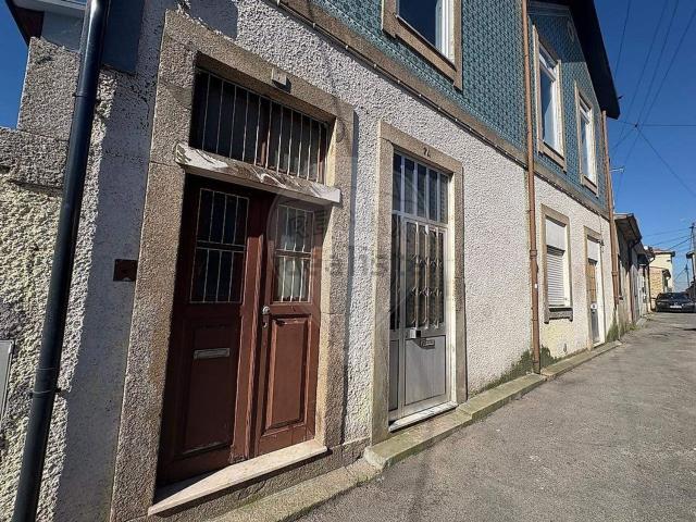 Moradia, Carregais São Miguel, São Cosme Valbom Jovim