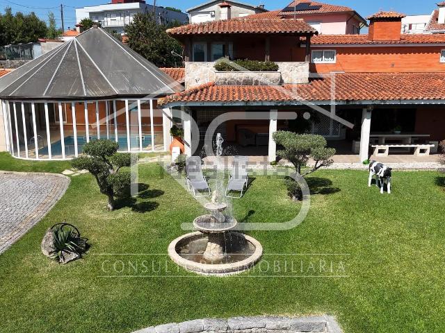 Moradia, Carreira e Bente
