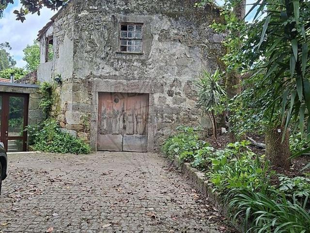 Moradia, Carreira e Refojos de Riba de Ave