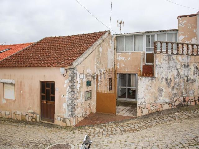 Moradia, Carvoeira e Carmões