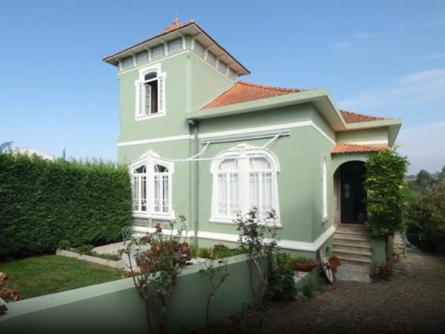 Moradia centenária com vista deslumbrante, transformada em Alojamento Local. entre Aveiro/Coimbra e Porto.