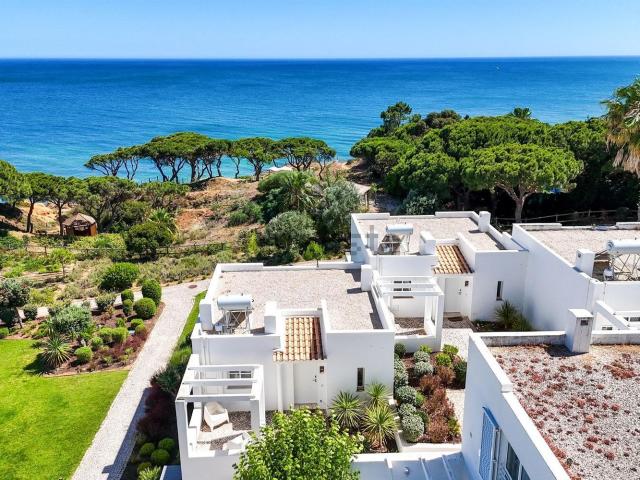 Moradia, Centro de Olhos de Água, Albufeira e Olhos de Água