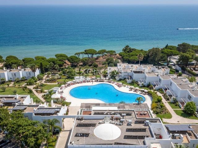 Moradia, Centro de Olhos de Água, Albufeira e Olhos de Água
