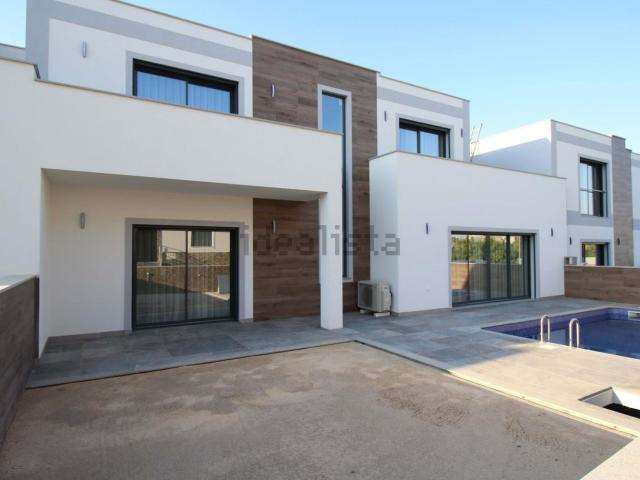 Moradia, Centro de Olhos de Água, Albufeira e Olhos de Água