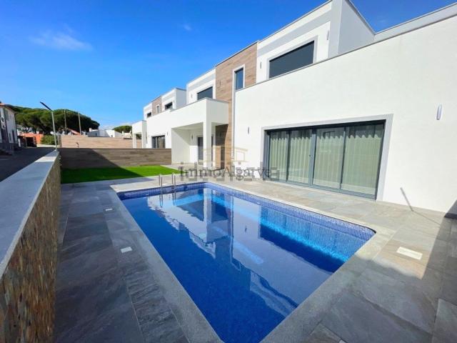 Moradia, Centro de Olhos de Água, Albufeira e Olhos de Água