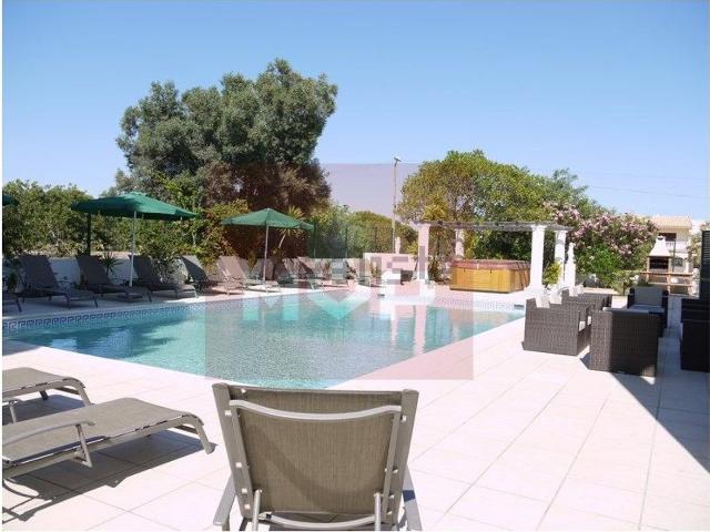 Moradia, Centro Quarteira Velha, Quarteira