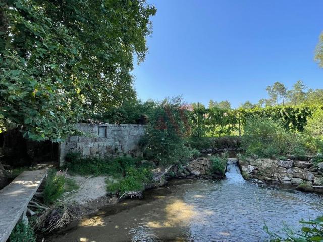 Moradia, Cernadelo e Lousada
