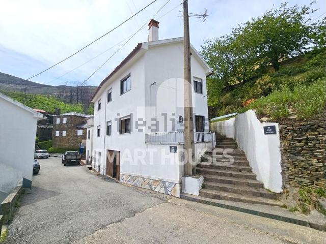 Moradia, Cerdeira e Moura da Serra