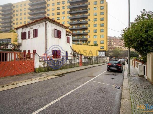 Moradia Charmosa para Recuperação Total em Localização Privilegiada | 26063677694