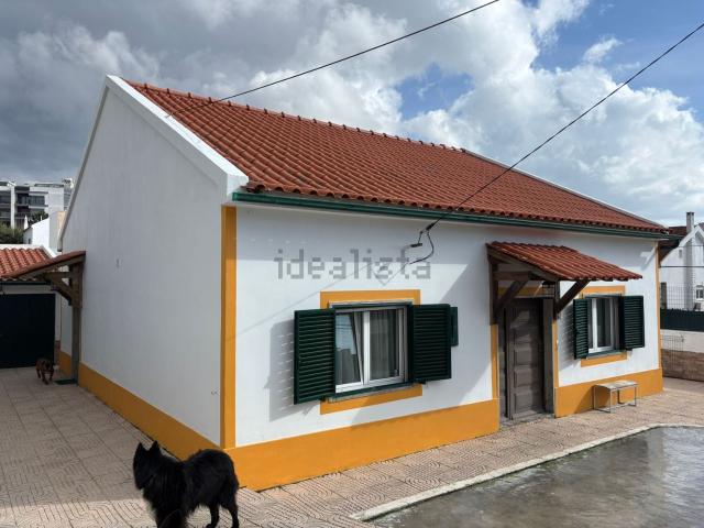 Moradia, Charneca da Caparica e Sobreda