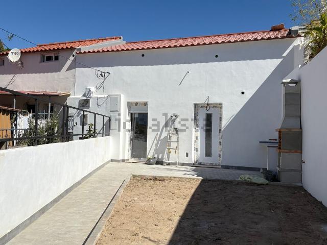 Moradia, Charneca da Caparica e Sobreda
