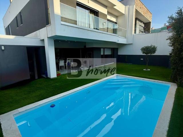 Moradia, Charneca da Caparica e Sobreda