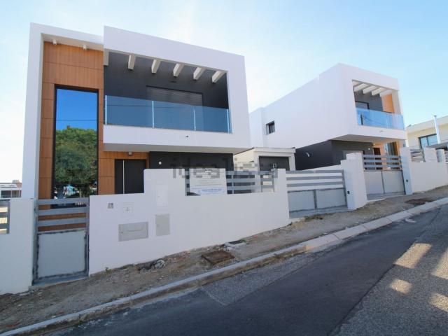 Moradia, Charneca da Caparica e Sobreda