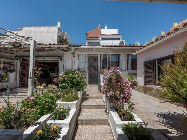 Moradia, Charneca da Caparica e Sobreda