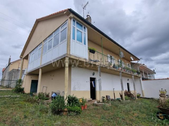 Moradia, Cimo de Vila de Castanheira
