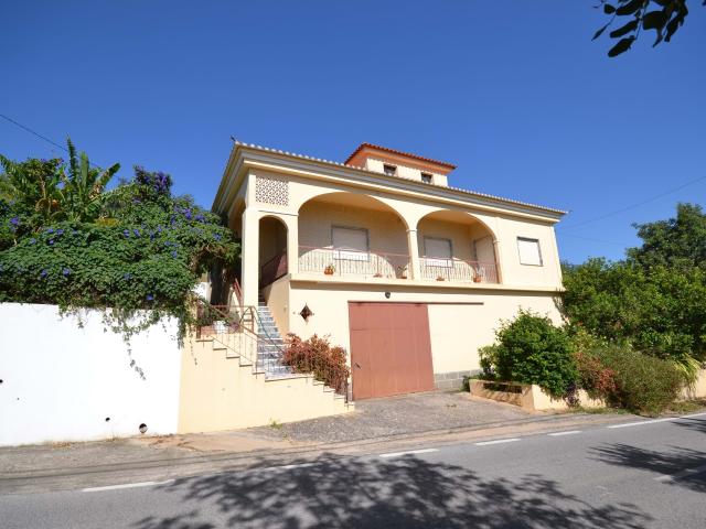 Moradia Clássica Com e Amplo, Loulé