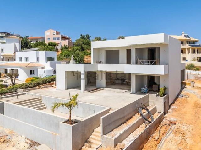 Moradia, Clube Albufeira, Albufeira e Olhos de Água