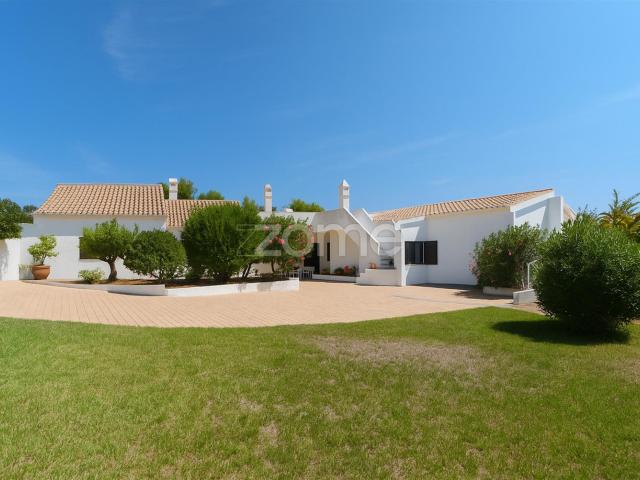 Moradia com 4 quartos e piscina em Vale de Centeanes 256m² Lagoa e Carvoeiro