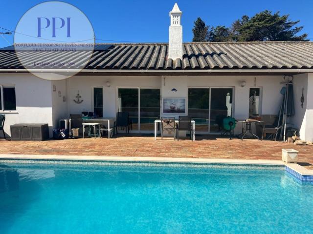 Moradia com 4 Quartos e Piscina 138m² Vila do Bispo e Raposeira