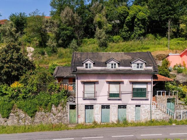 Moradia com 507m2 de Terreno – No Coração de Vieira do Minho Gerês