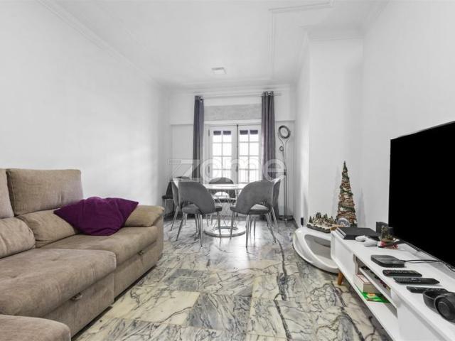 Moradia com 5 quartos, garagens e terraço no centro de Vila. 169m² Vila Viçosa São Bartolomeu