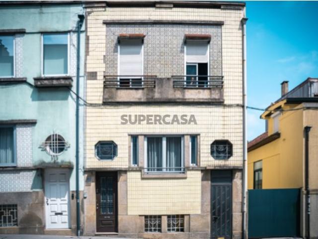 Moradia com 6 quartos e forte viabilidade para Alojamento Local em Campanhã, Porto