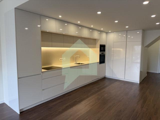 Moradia totalmente remodelada, com 3 quartos, na cidade de Barcelos