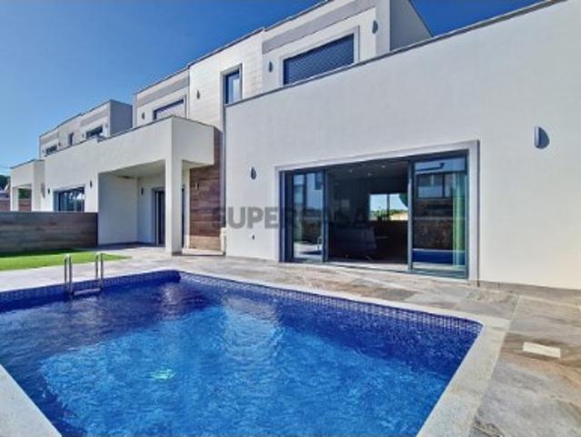 Moradia com 3 quartos e piscina privada para venda em Albufeira