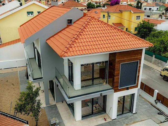 Moradia com 3 quartos e sótão