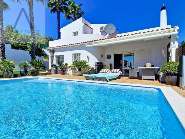 Moradia com 3 quartos, piscina e garagem com vista para o ma. 200m² Loulé São Sebastião