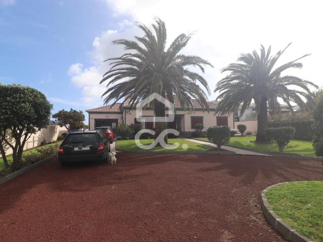 Moradia com 3 Quartos Ribeirinha Ribeira Grande