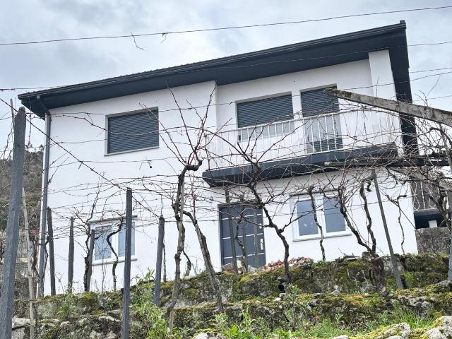 Moradia com Terreno em Vila Verde, S. Martinho de Mouros, Resende