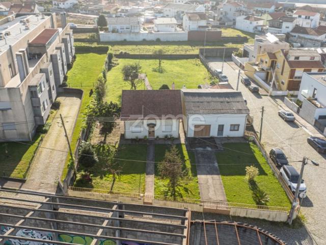 Moradia com terreno para construção Leça da Palmeira
